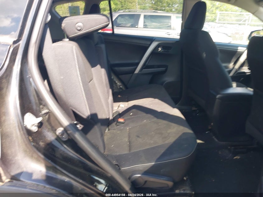 VIN 2T3RFREV7JW753441 2018 TOYOTA RAV4 XLE