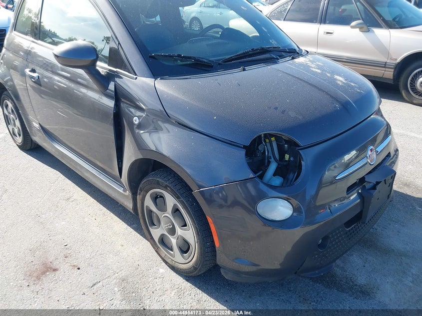 VIN: 3C3CFFGEXHT598410 2017 FIAT 500E BATTERY ELECTRIC