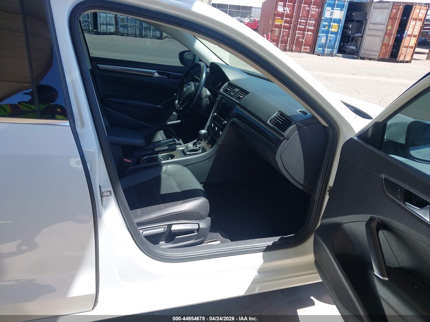 2018 Volkswagen Passat 2.0T Se