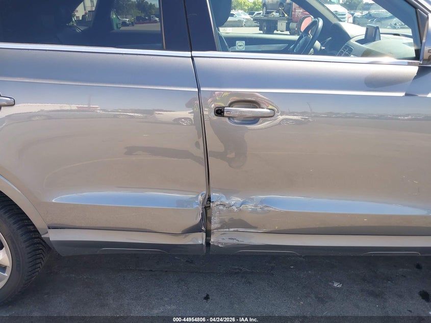 2015 Audi Q3 2.0T Premium Plus VIN: WA1GFCFSXFR011982 Lot: 44954806