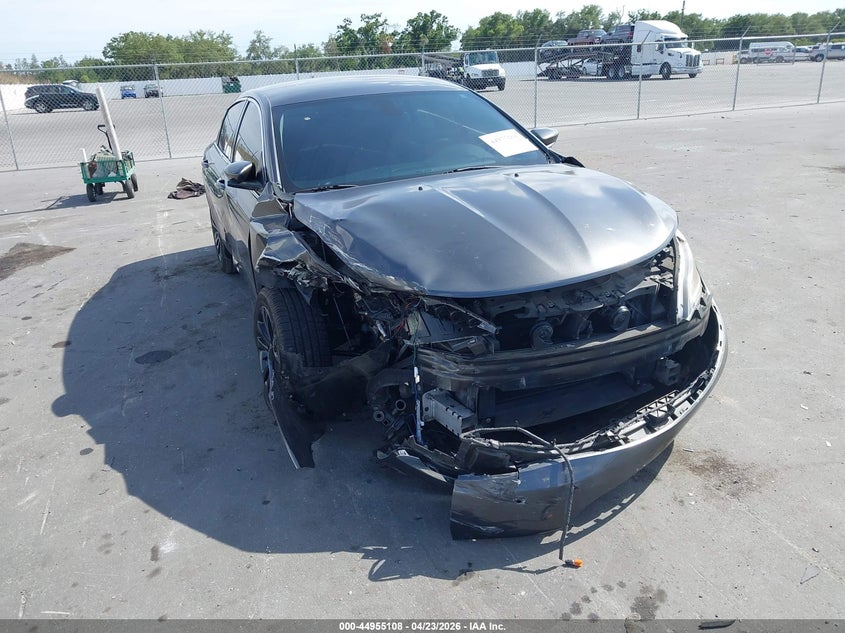 CHRYSLER 200 2015. Lot# 44955108. VIN 1C3CCCAB2FN596153. Photo 1