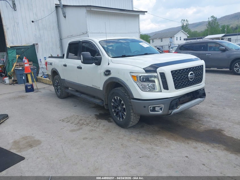 2017 NISSAN TITAN PRO-4X