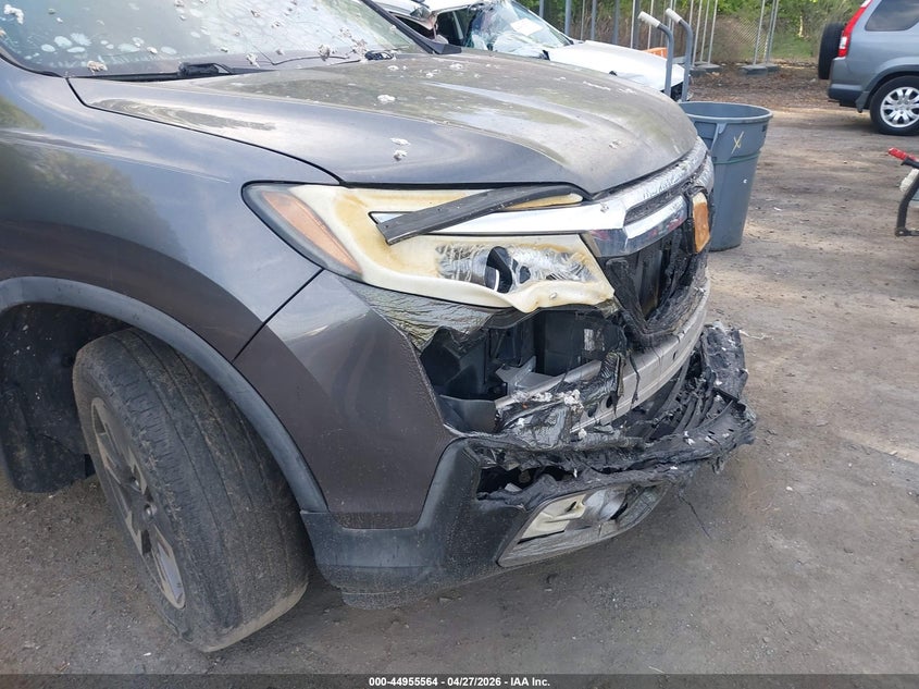 VIN 5FPYK3F77HB003923 2017 HONDA RIDGELINE RTL-E