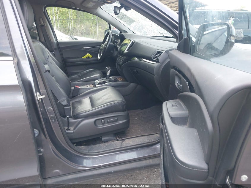 VIN 5FPYK3F77HB003923 2017 HONDA RIDGELINE RTL-E