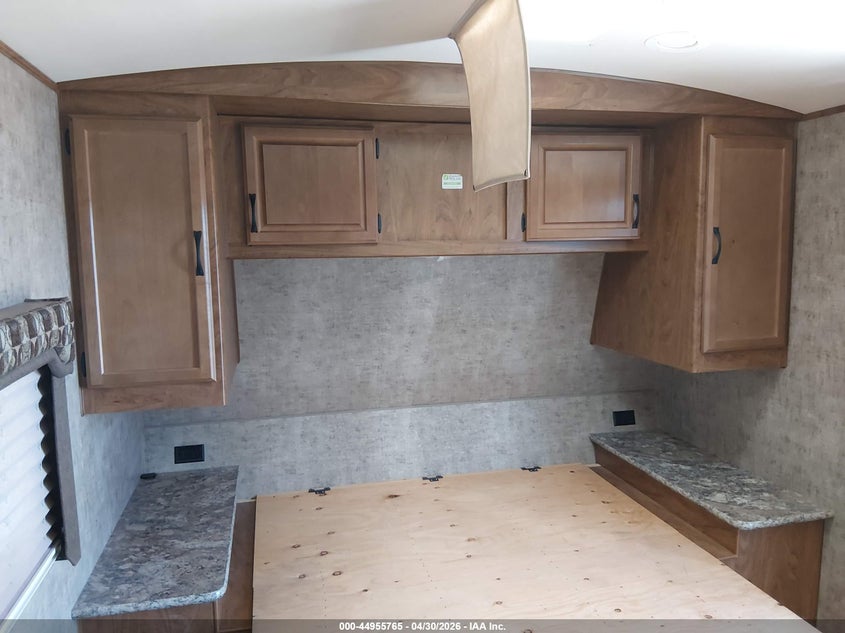 2017 OUTDOORS RV CREEKSIDE auction photo 5
