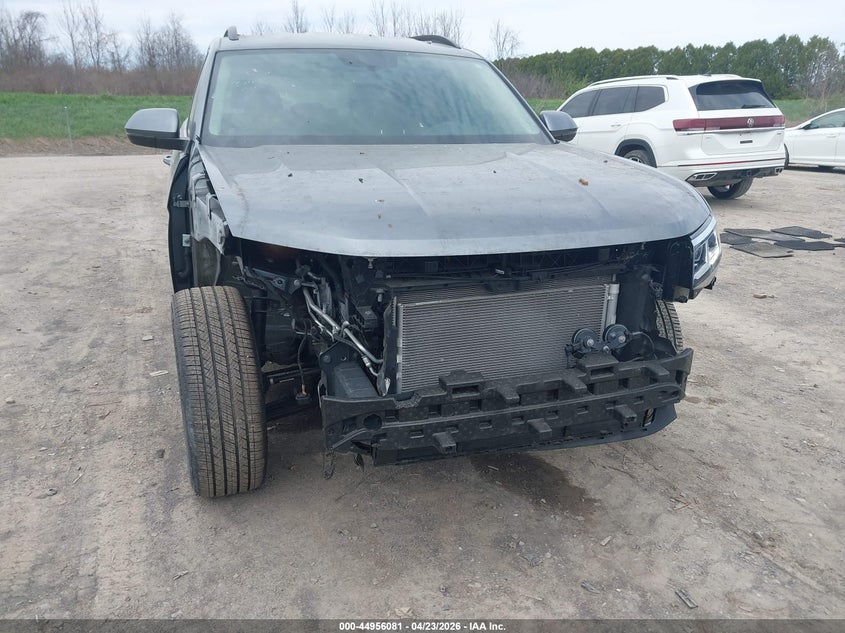 2022 Volkswagen Atlas 3.6L V6 Se W/Technology VIN: 1V2HR2CA4NC561802 Lot: 44956081