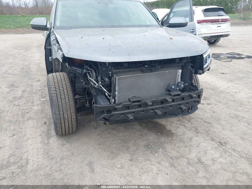 2022 Volkswagen Atlas 3.6L V6 Se W/Technology VIN: 1V2HR2CA4NC561802 Lot: 44956081