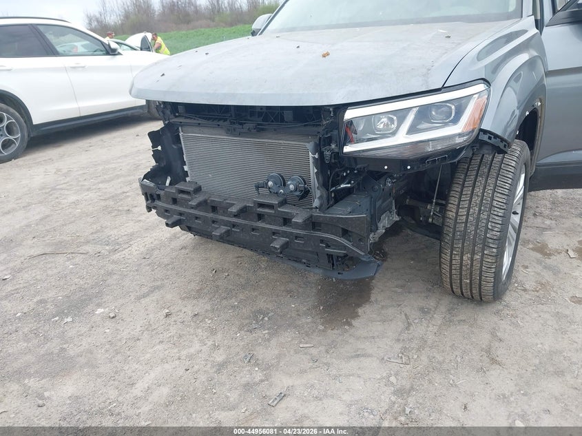 2022 Volkswagen Atlas 3.6L V6 Se W/Technology VIN: 1V2HR2CA4NC561802 Lot: 44956081