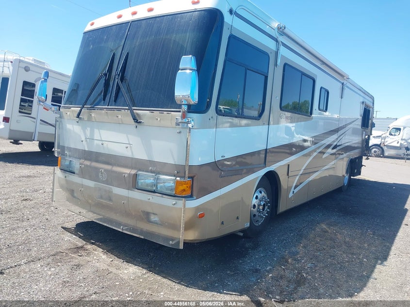 1RF120410X1005875 1999 Roadmaster Rail Executive Signature photo 1