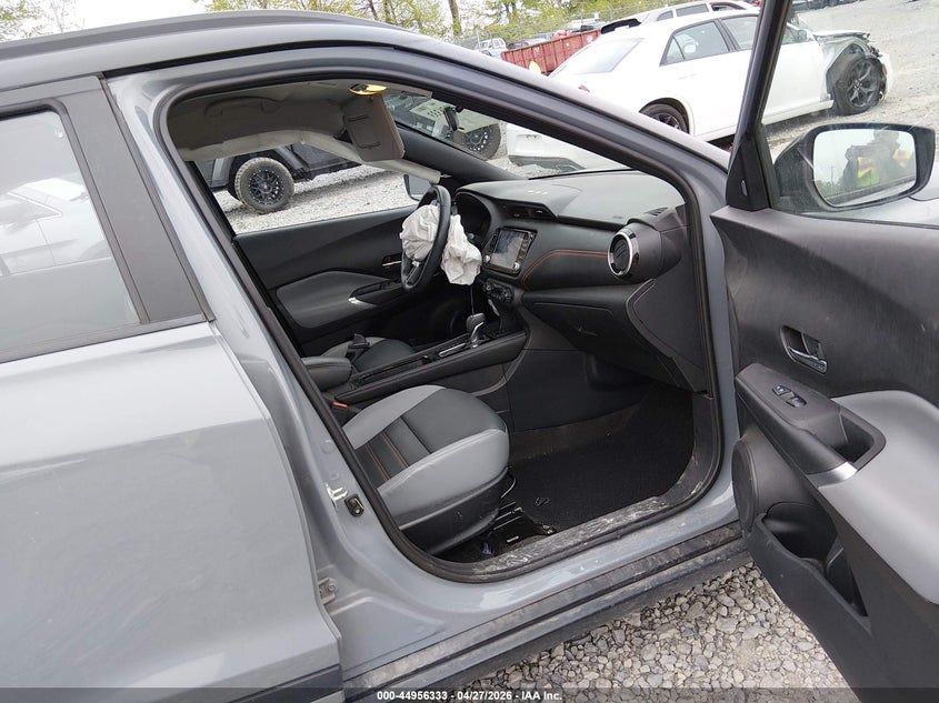 2023 NISSAN KICKS auction photo 5
