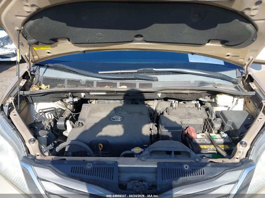 2012 Toyota Sienna 3.5 Xle V6 8 Passenger gold Lot 111044956337 Vin 5TDYK3DC2CS225105