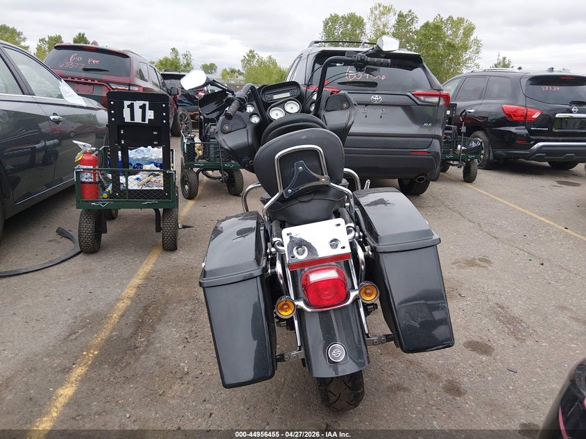 2006 HARLEY-DAVIDSON FLTRI auction photo 6