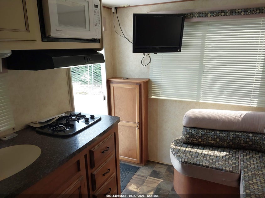 2011 APEX APEX COACHMAN 17 FOOT CAM auction photo 8