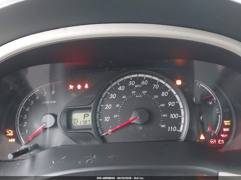 2013 TOYOTA SIENNA auction photo 7