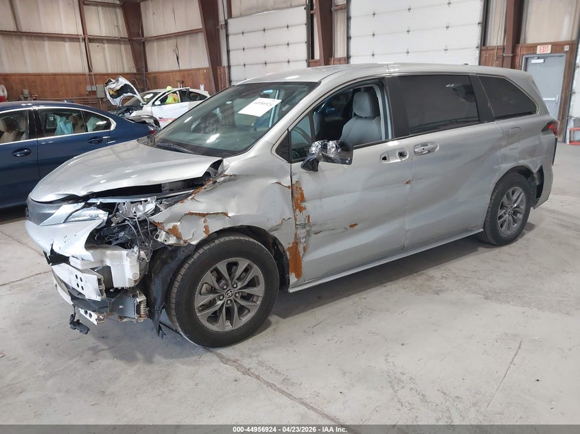 2024 Toyota Sienna Le