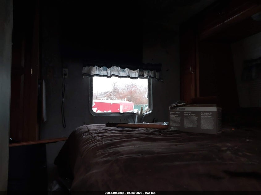 2002 TIMBERLAND TRAVEL TRAILER auction photo 5