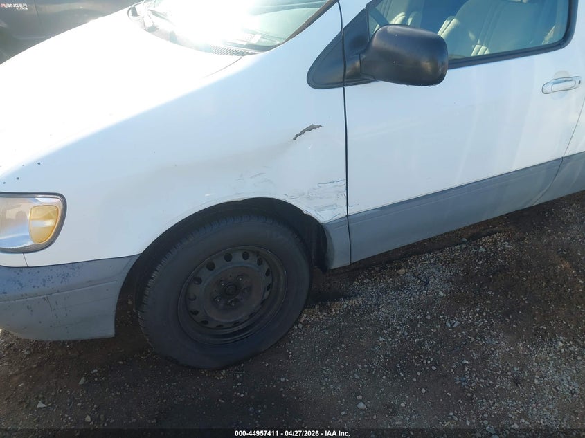 1999 Toyota Sienna Le VIN: 4T3ZF13C9XU105904 Lot: 44957411