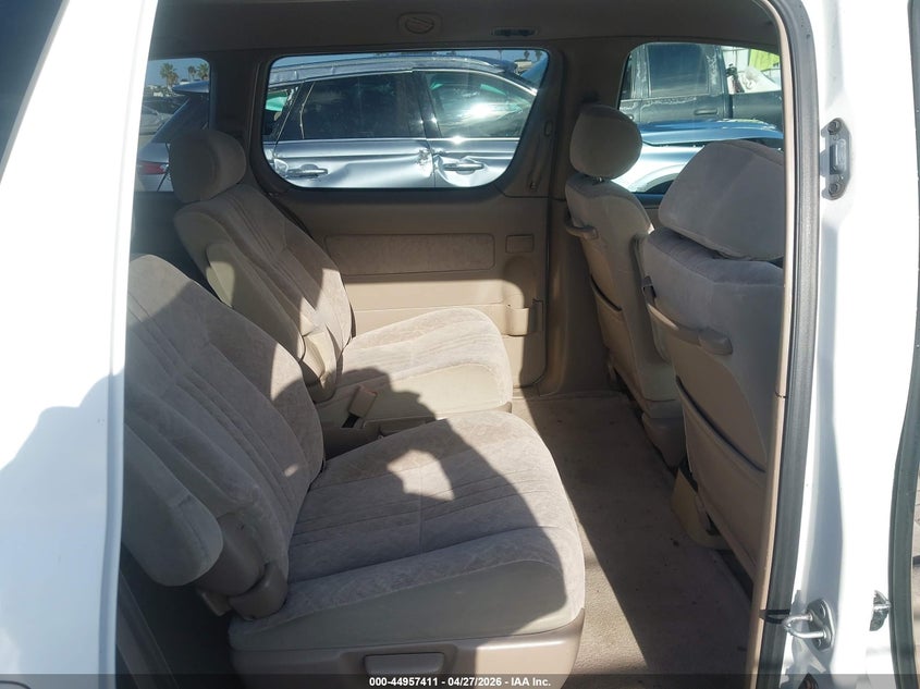 1999 Toyota Sienna Le VIN: 4T3ZF13C9XU105904 Lot: 44957411