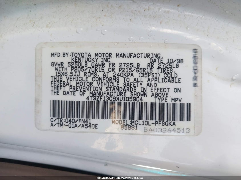 1999 Toyota Sienna Le VIN: 4T3ZF13C9XU105904 Lot: 44957411