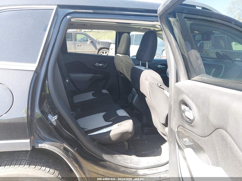 2014 JEEP CHEROKEE auction photo 8