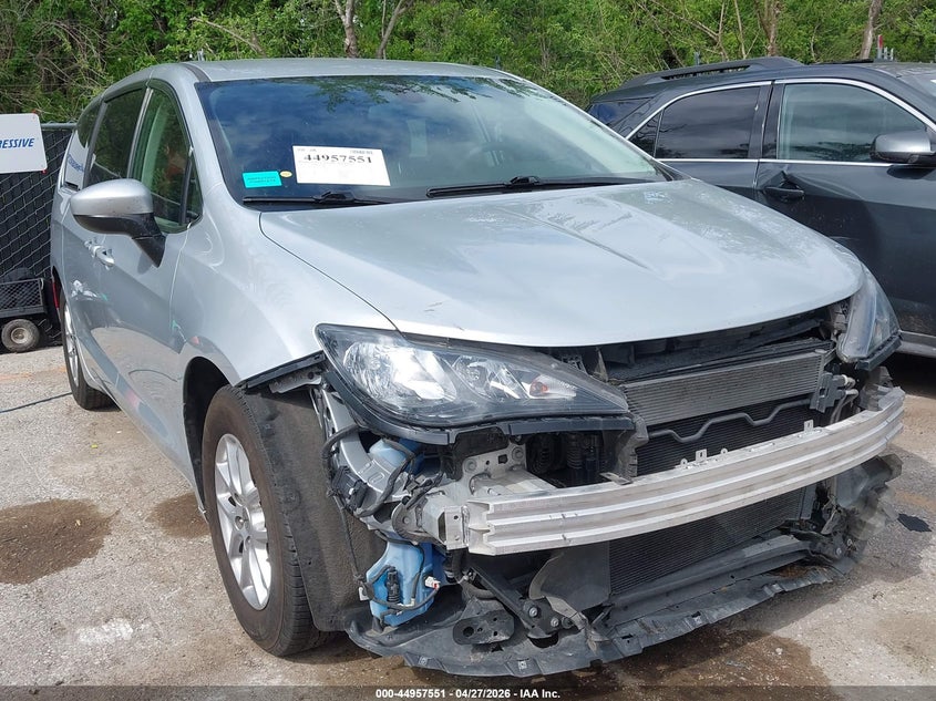 2022 CHRYSLER VOYAGER LX
