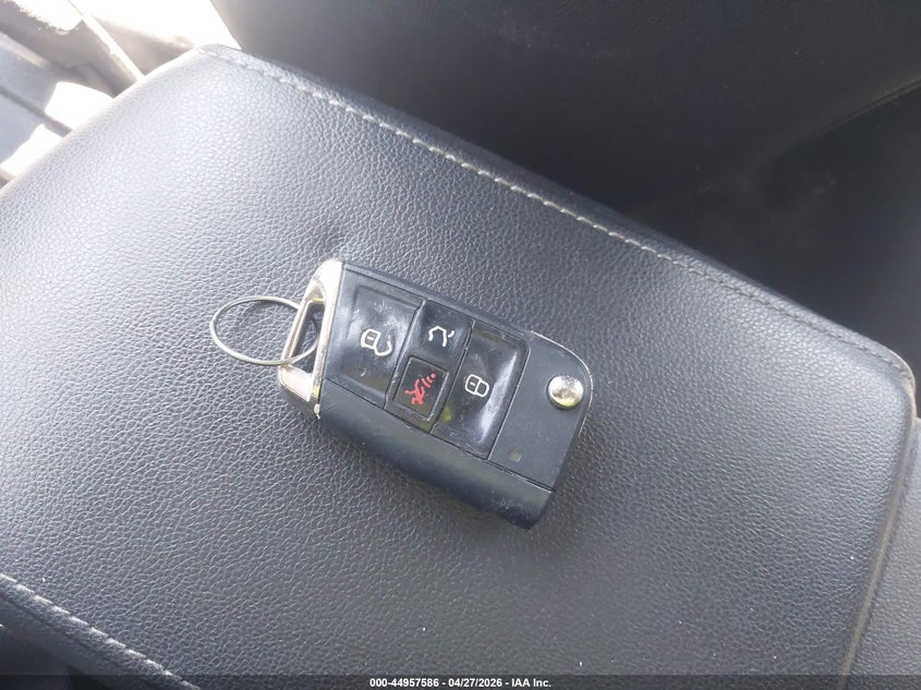 VOLKSWAGEN TIGUAN 2021 VIN 3VV3B7AX0MM103824