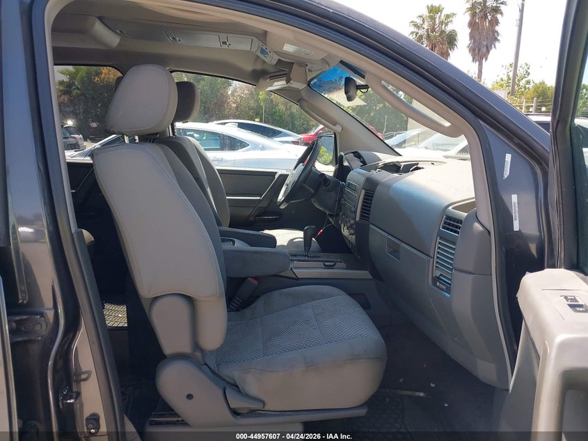 2005 Nissan Armada Se