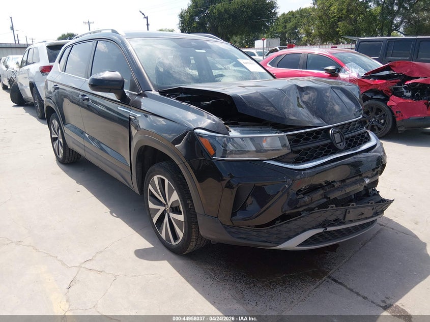 2023 VOLKSWAGEN TAOS 1.5T SE — Photo gallery