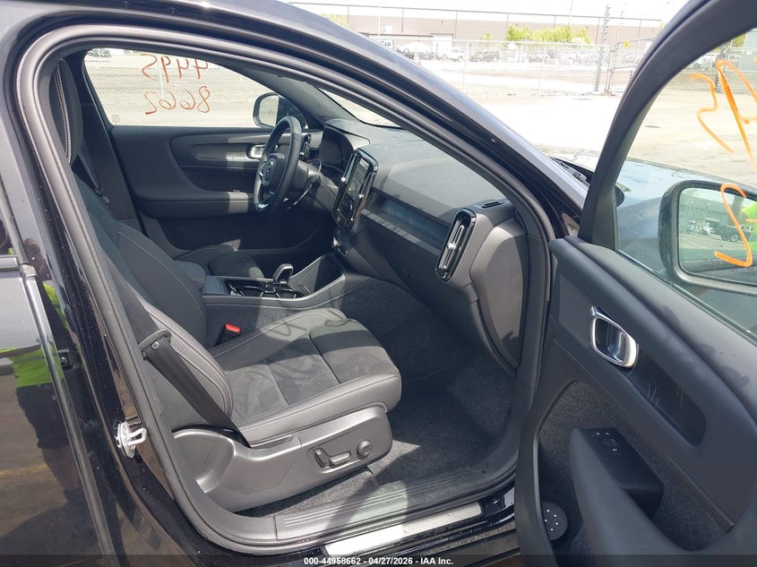 2024 VOLVO C40 RECHARGE PURE ELECTRIC auction photo 5