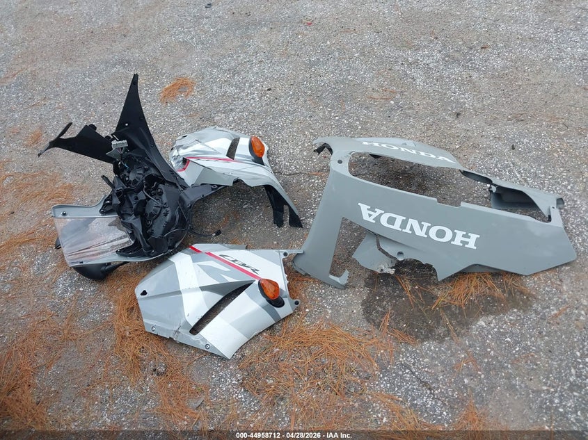 2026 Honda Cbr600 Rr VIN: JH2PC40H8TK300033 Lot: 44958712