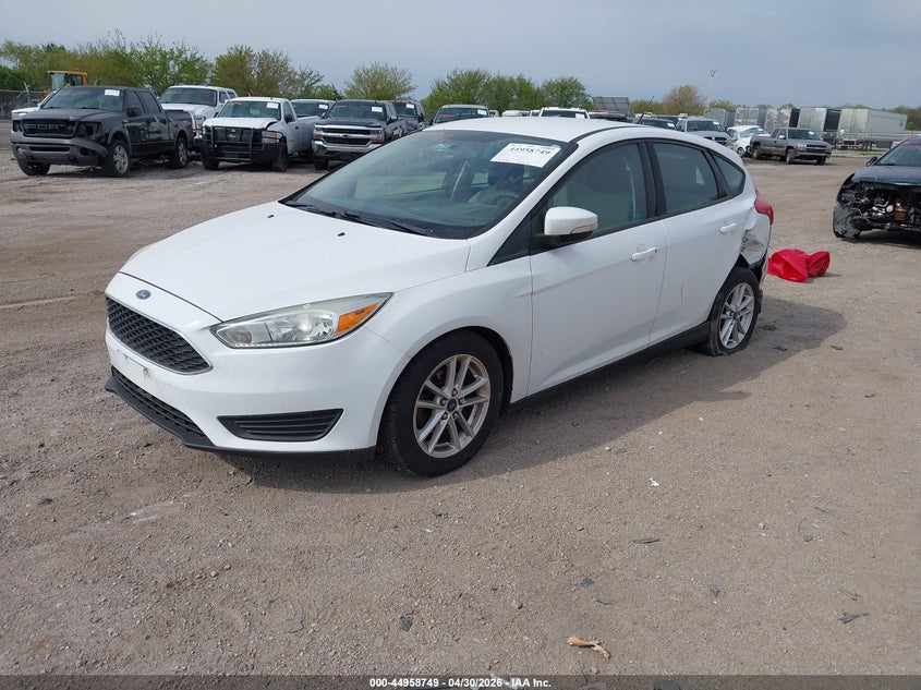 Vin: 1fadp3k26fl319039, lot: 45456150, ford focus se 20152
