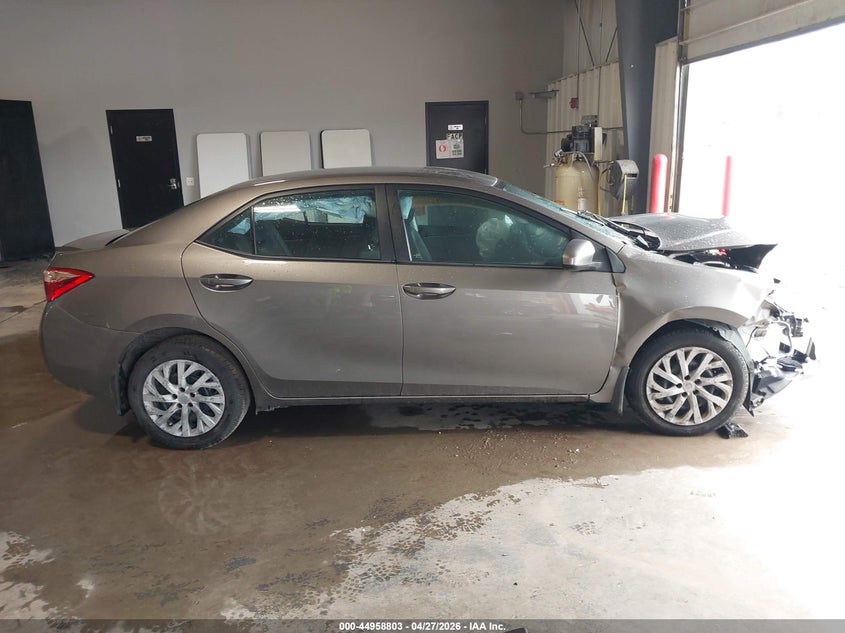 VIN 2T1BURHE4HC960523 2017 TOYOTA COROLLA LE