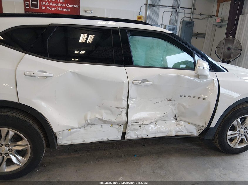VIN 3GNKBCRS4LS637910 2020 CHEVROLET BLAZER FWD 2LT