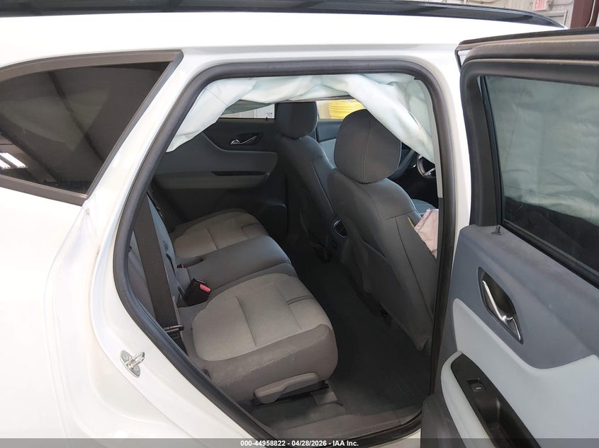 VIN 3GNKBCRS4LS637910 2020 CHEVROLET BLAZER FWD 2LT