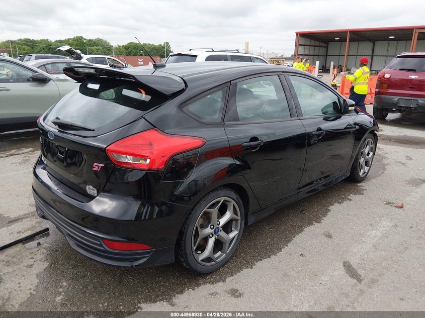 Vin: 1fadp3l9xhl222814, lot: 45456331, ford focus st 20174