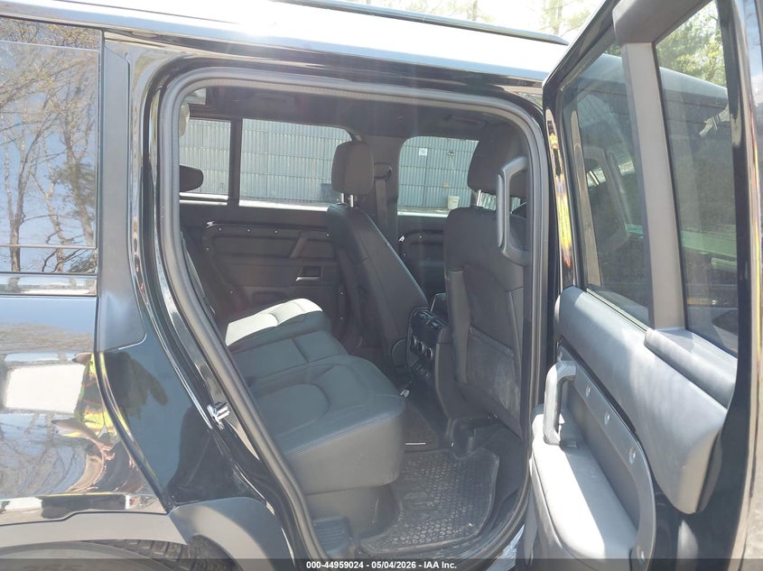 2025 LAND ROVER DEFENDER auction photo 8