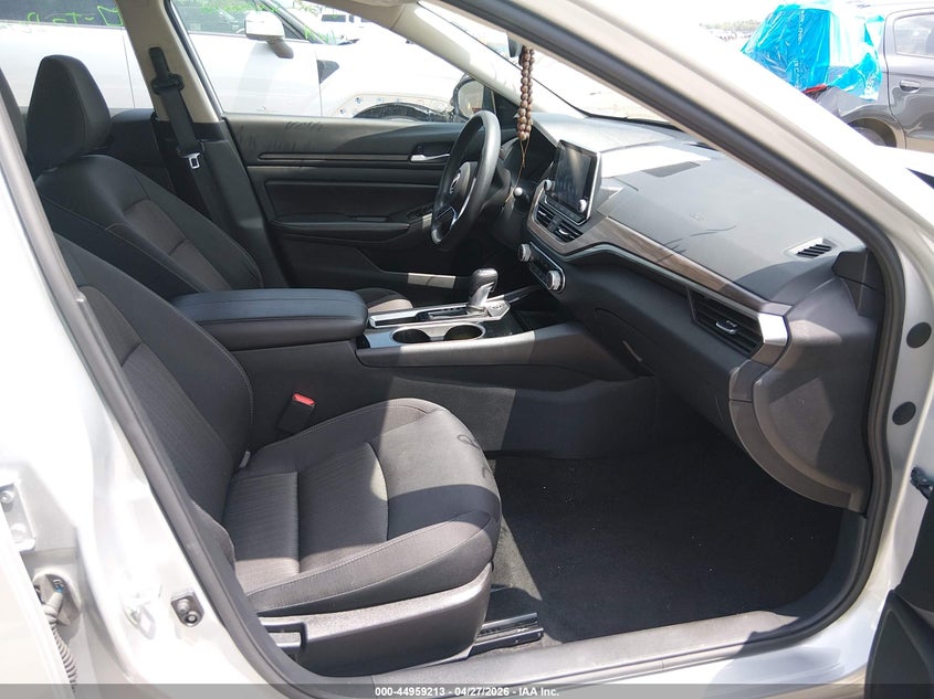 2024 Nissan Altima Sv Fwd