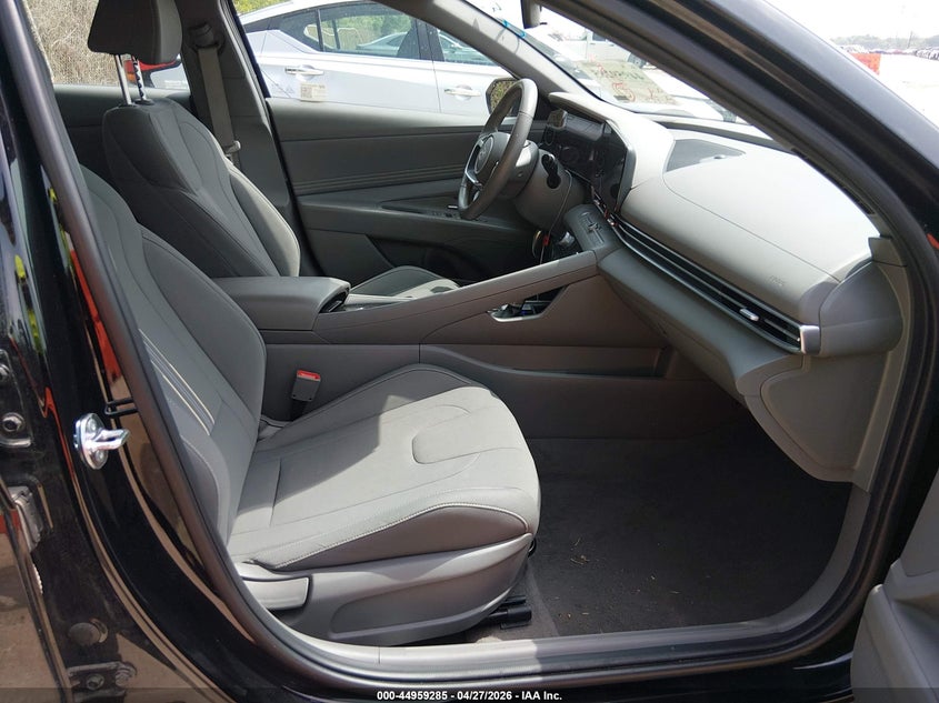 2025 Hyundai Elantra Sel Convenience
