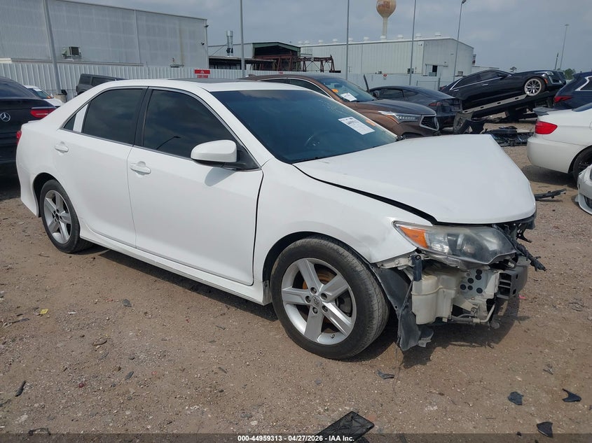 2012 TOYOTA CAMRY SE