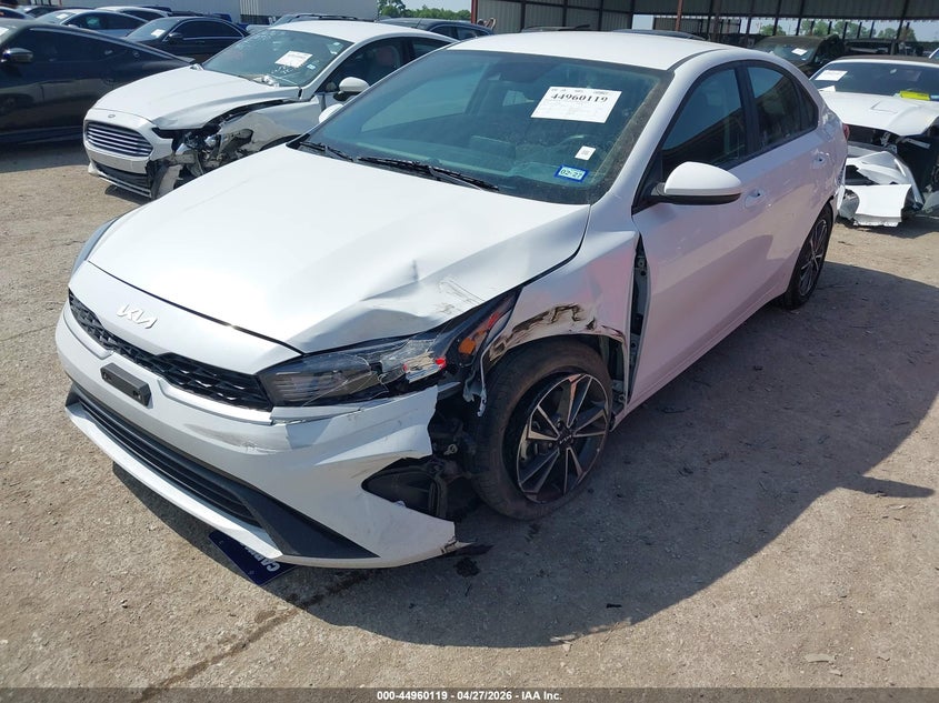 VIN 3KPF24AD9RE738641 2024 KIA FORTE LXS