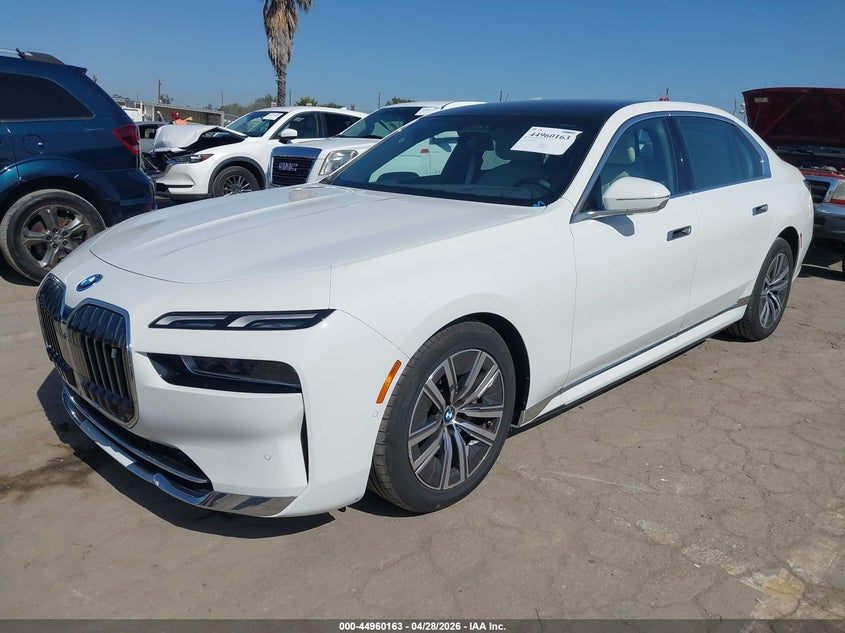 2025 BMW I7 auction photo 2