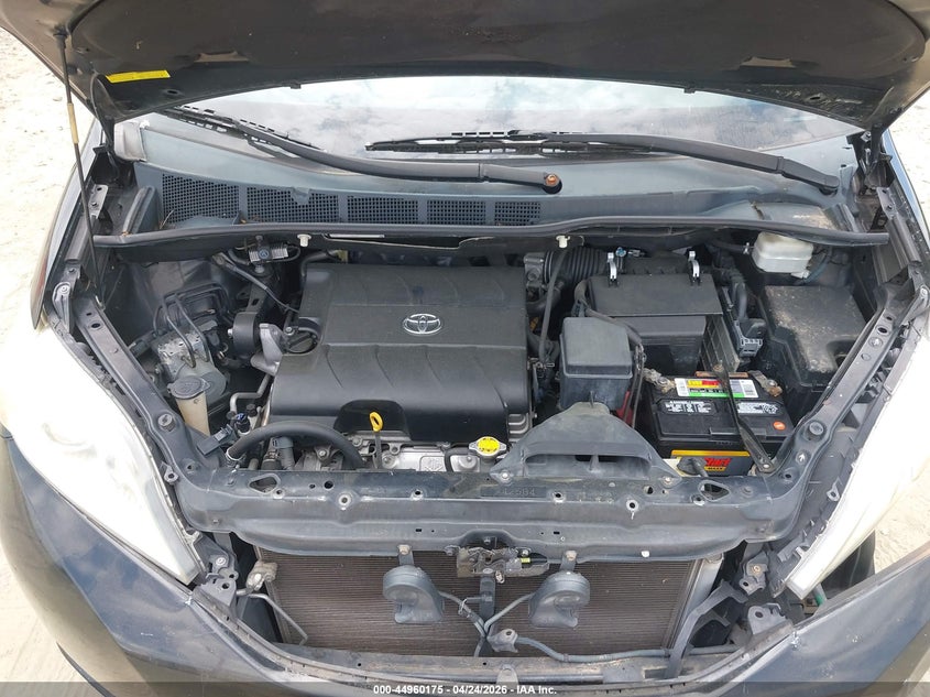 2011 TOYOTA SIENNA VAN 3.5L V-6 DOHC, VVT, 265HP