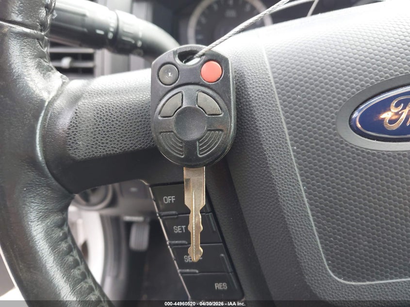 1FMCU0D74BKB54271 2011 Ford Escape 2.5 Xlt Silver