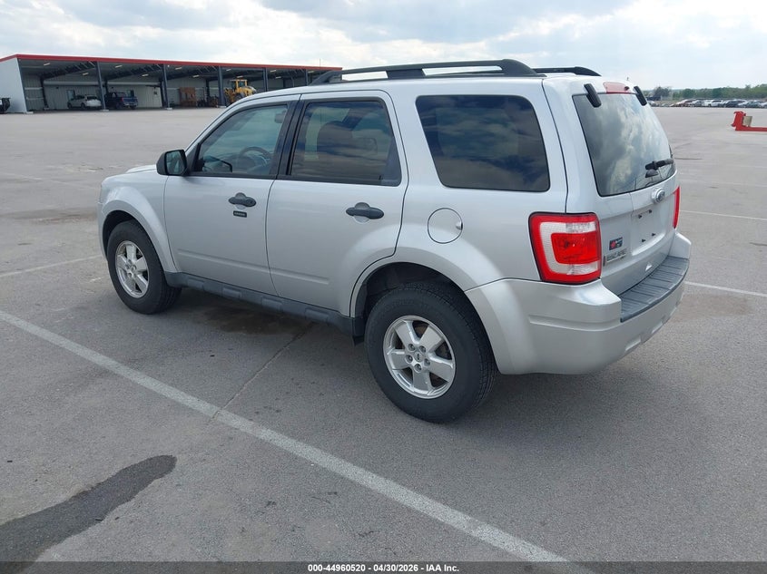 1FMCU0D74BKB54271 2011 Ford Escape 2.5 Xlt Silver