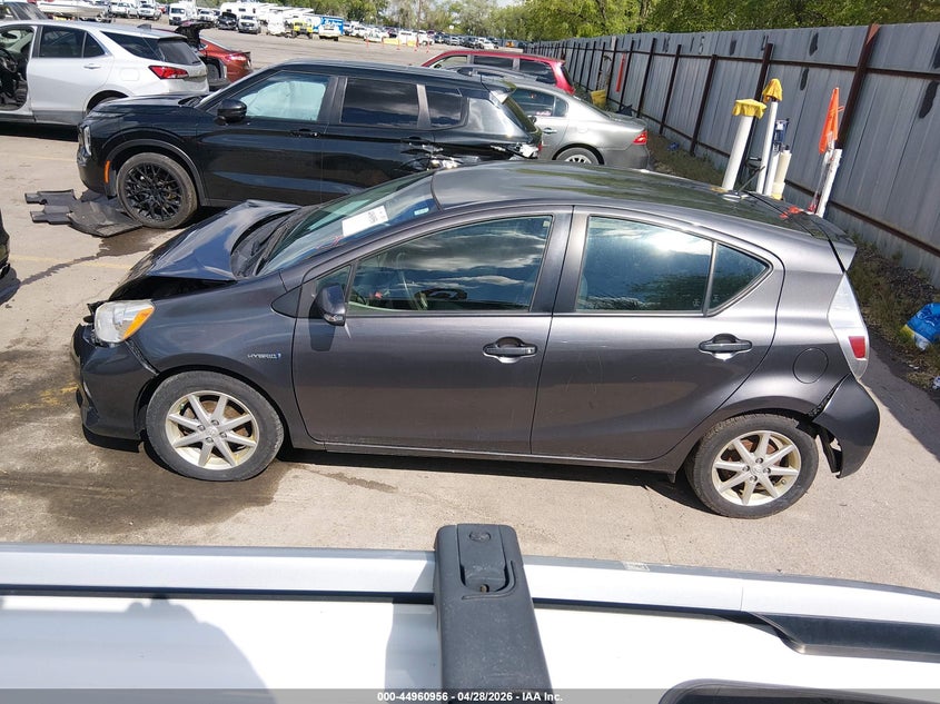 2013 Toyota Prius C Three VIN: JTDKDTB38D1044964 Lot: 44960956