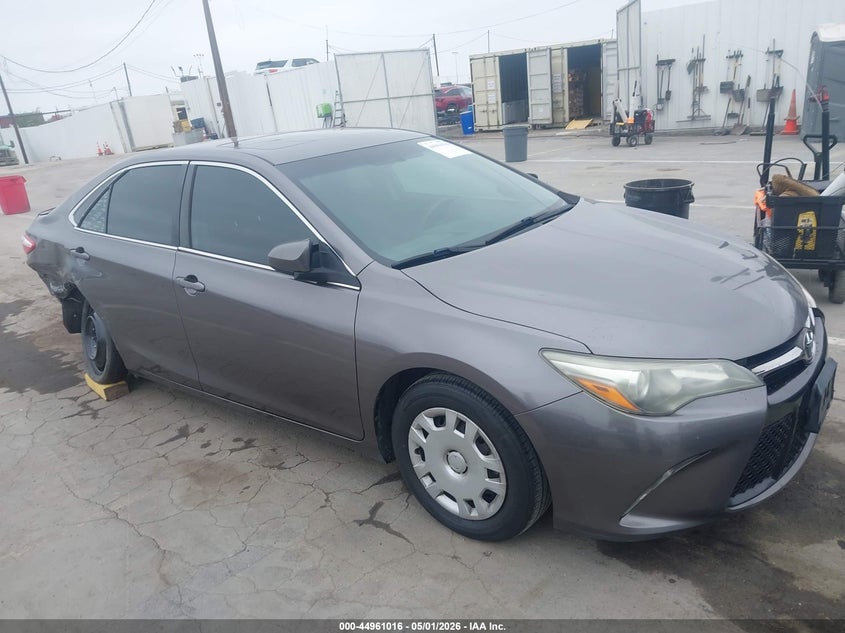 2016 TOYOTA CAMRY SE