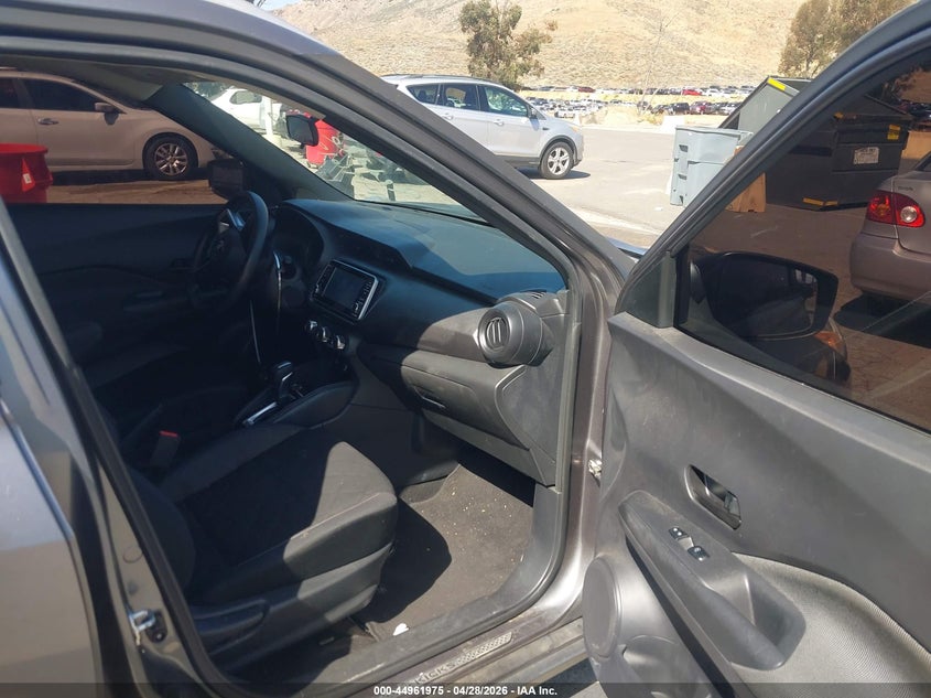 2019 Nissan Kicks S