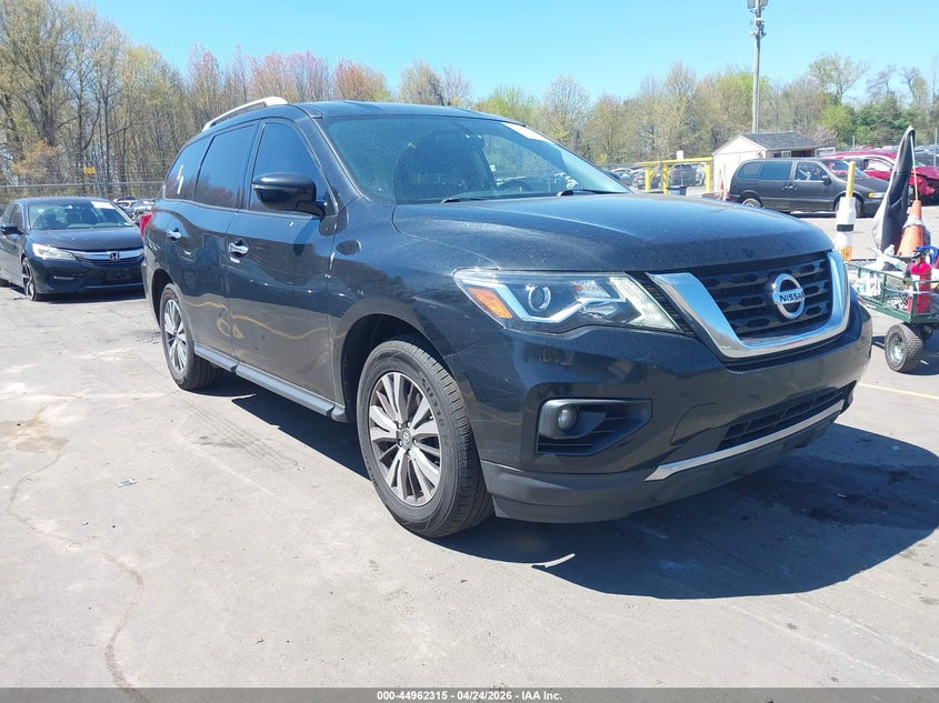 2018 Nissan Pathfinder Sv