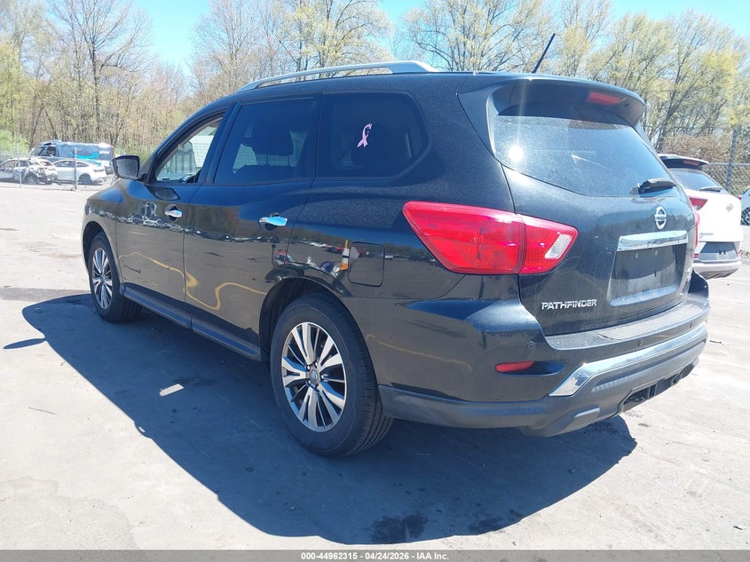 2018 Nissan Pathfinder Sv