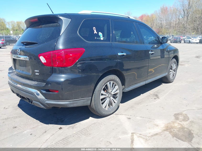 2018 Nissan Pathfinder Sv